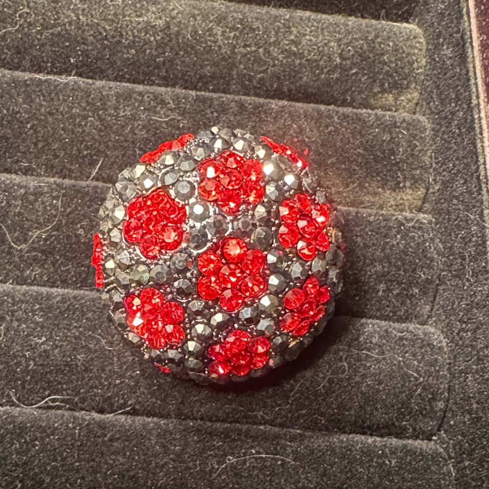 Elegant Red and Silver Crystal Ring